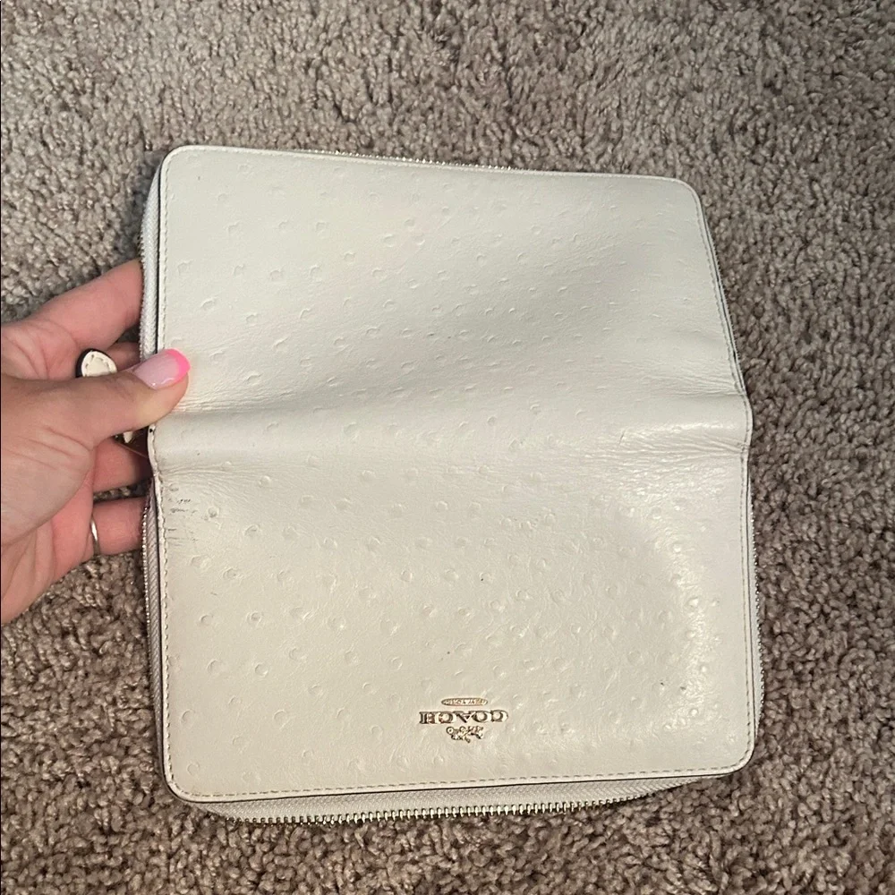 Coach Cream Zip-Around Wallet - Picture 4 of 4